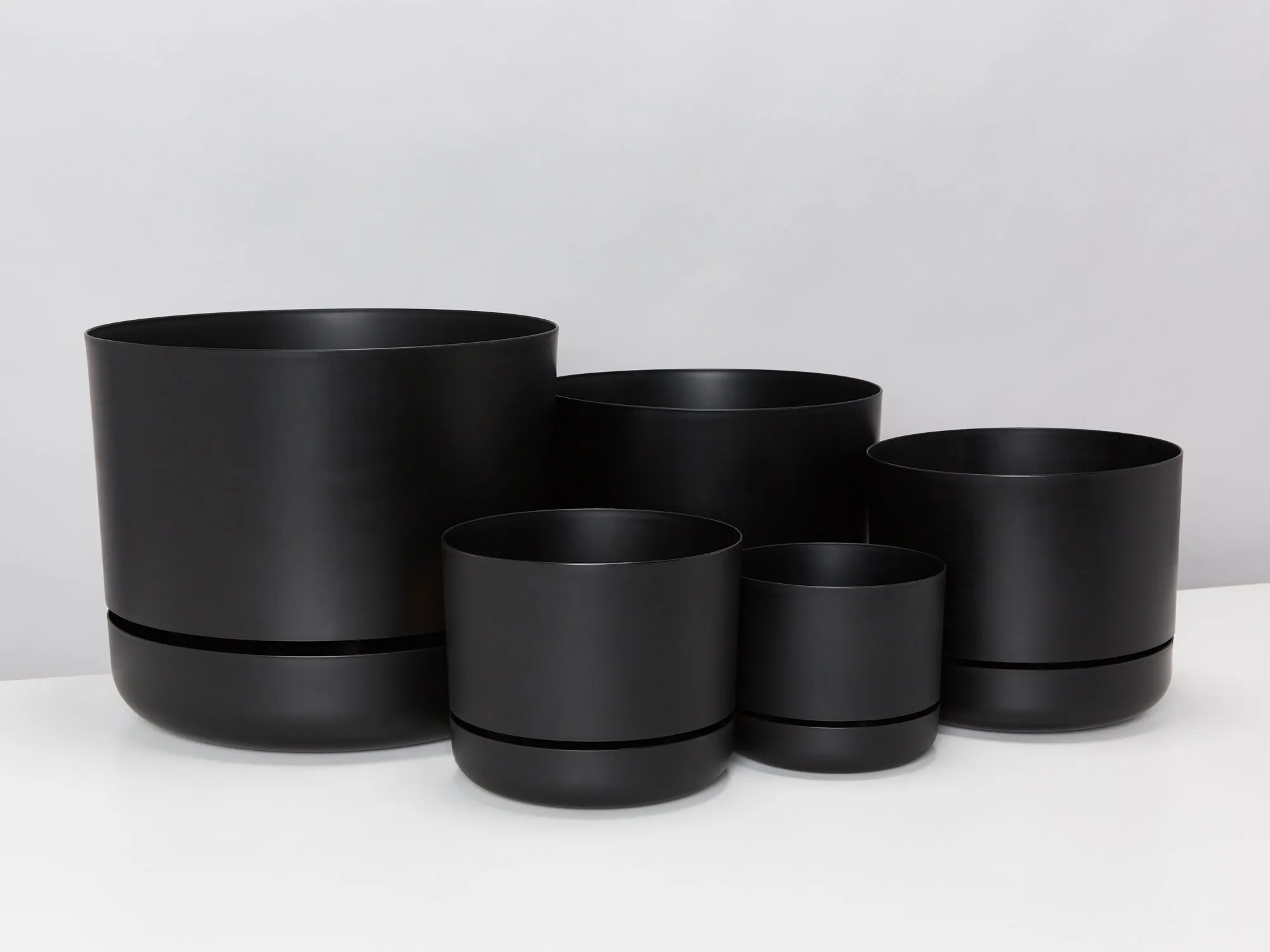 Black Self-Watering Pots - Recycled Plastic