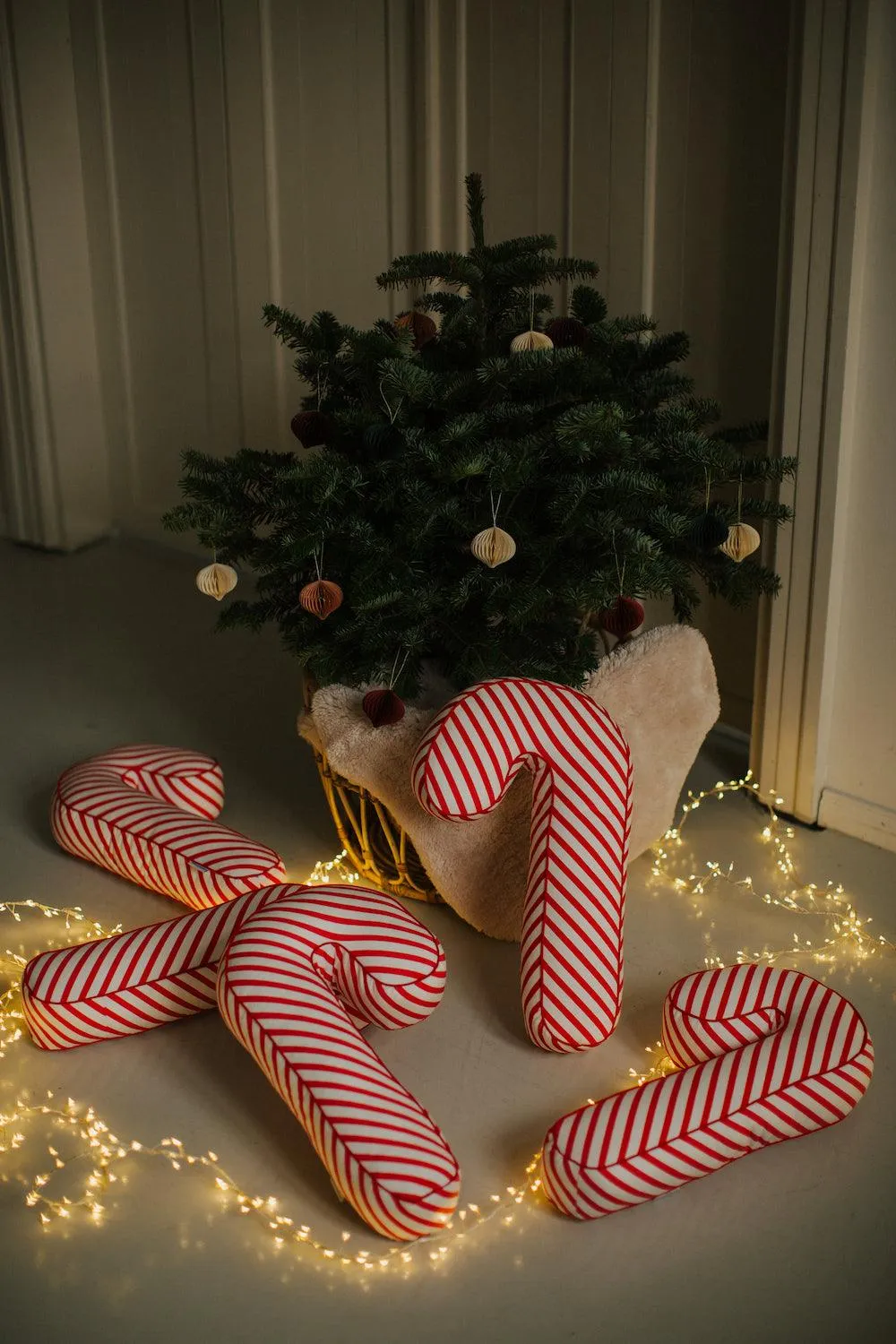 Christmas Candy Cane Cushion red stripes | Candy Cane pillows