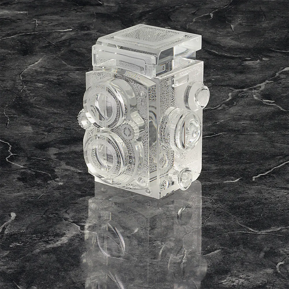 Fotodiox Crystal Camera - 4/5 Sized Replica of Rolleiflex 2.8 Camera w/ Zeiss Planar 80mm lens; Paperweight, Book Shelf, Bookends