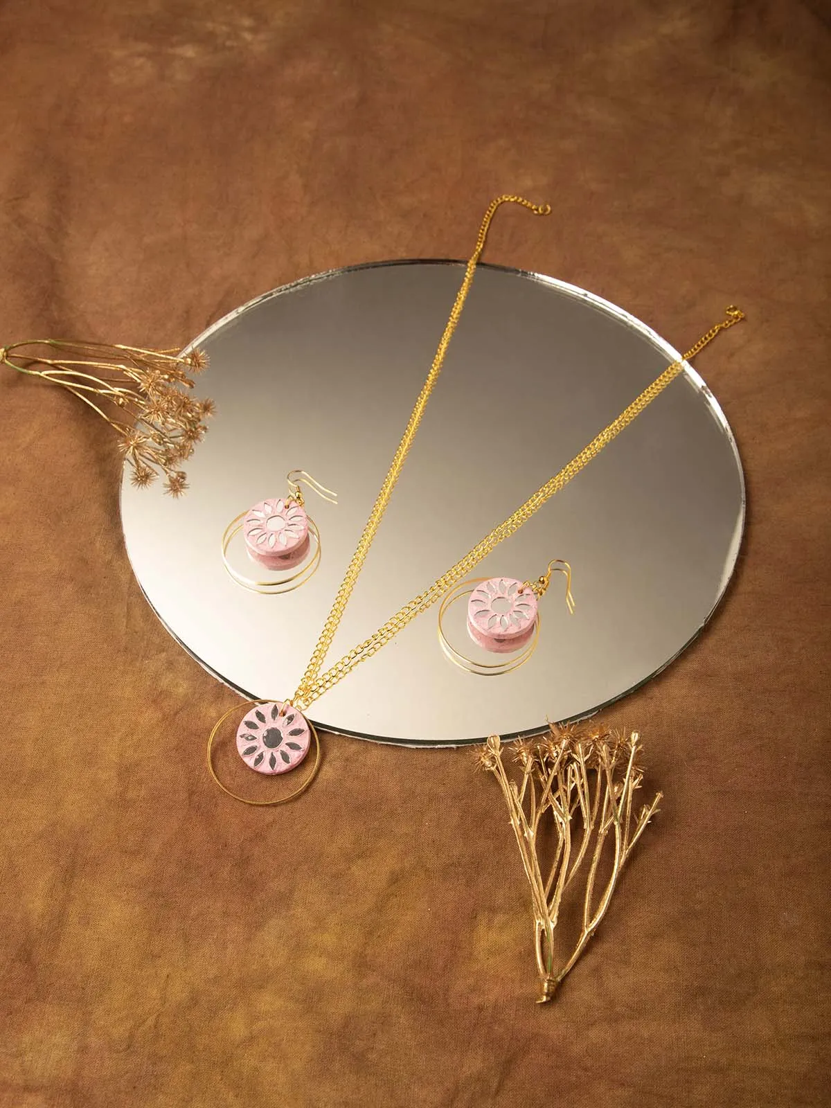 Lippan Art Round Dangles Pendant