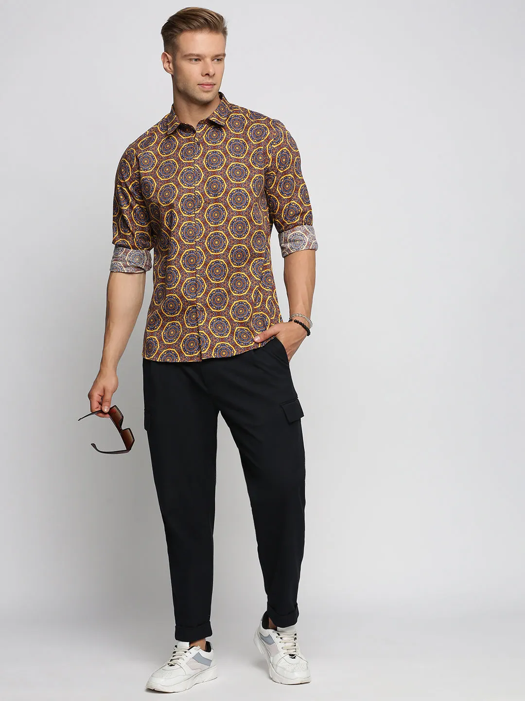 Men Brown Smart Slim Fit Geometric Printed Cotton Casual Shirt