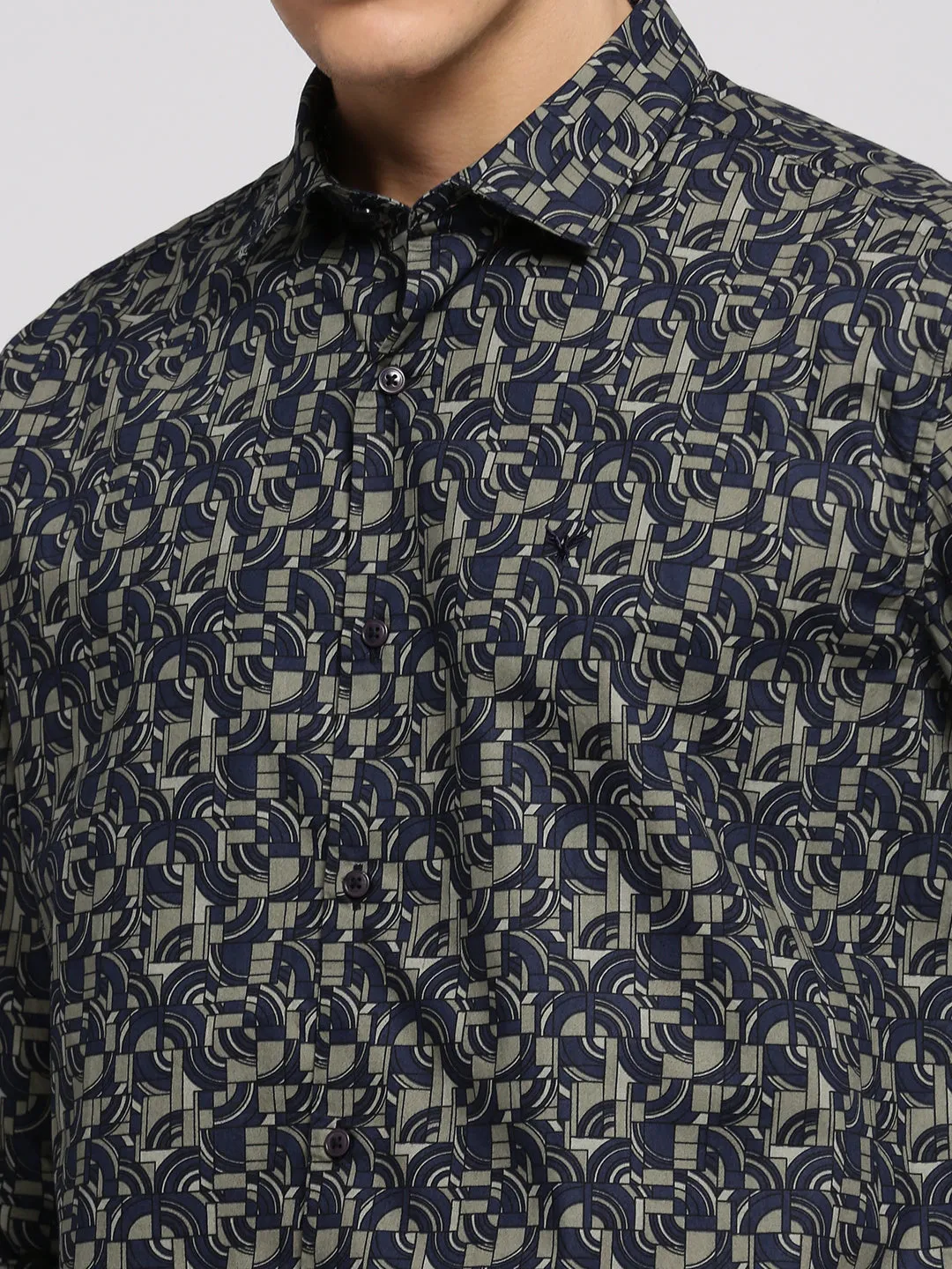 Men Navy Blue Slim Fit Geometric Printed Cotton Casual Shirt