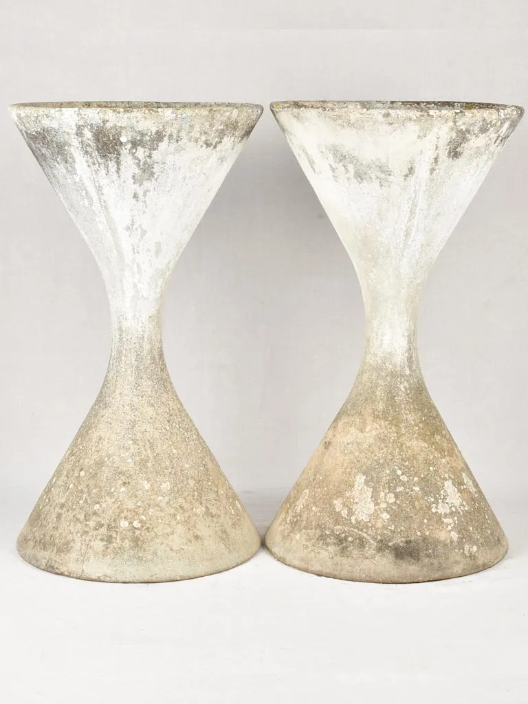 Pair of large Willy Guhl diabolo planters 38¼"