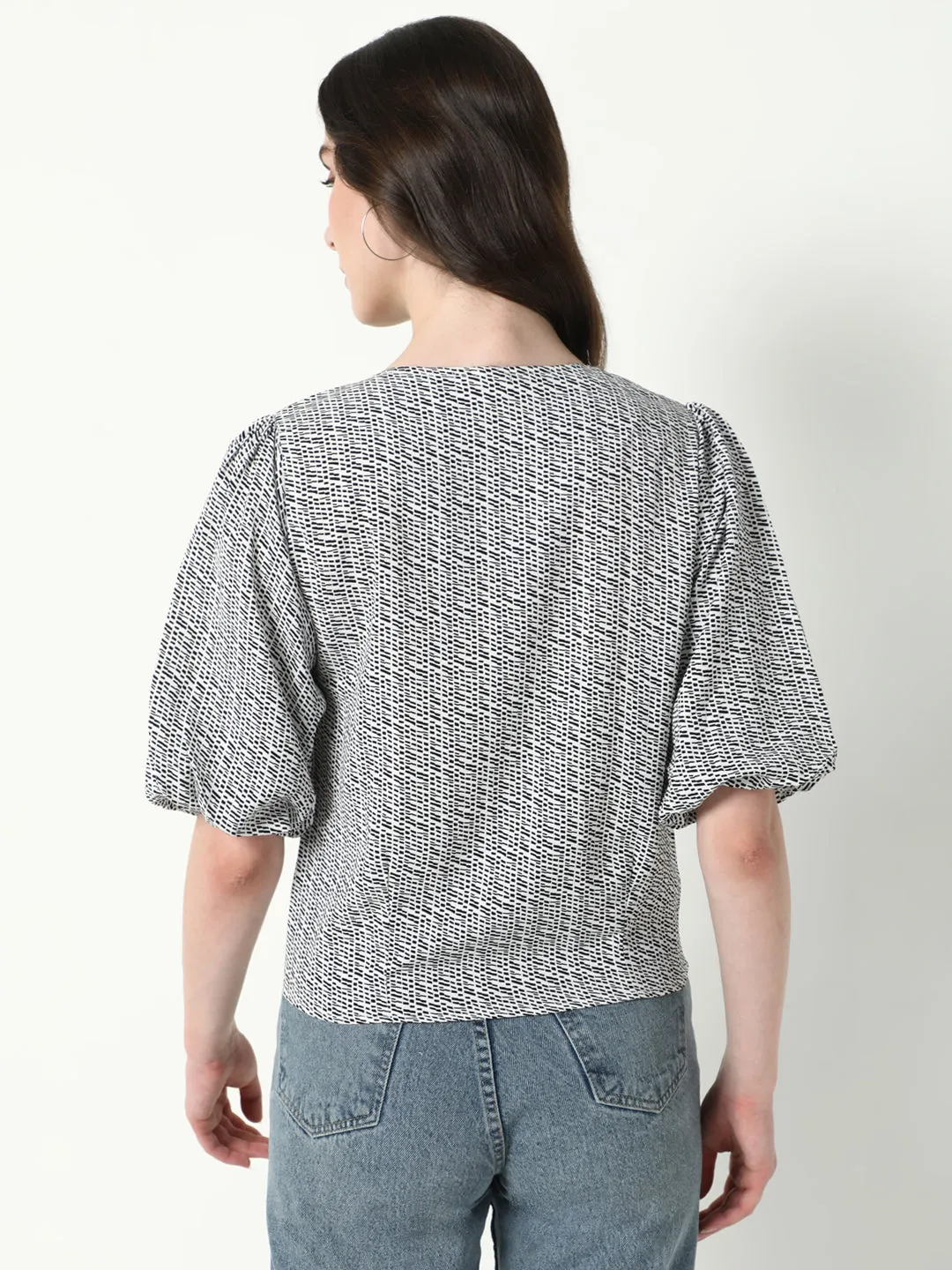 Women Black Geometric Printed Puff Sleeve Top
