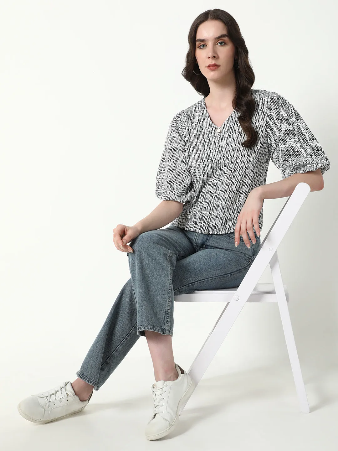 Women Black Geometric Printed Puff Sleeve Top